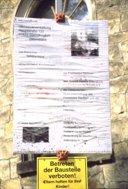 Bautafel an dem Gebäude auf der Schönen Höhe bei Dürrröhrsdorf-Dittersbach.