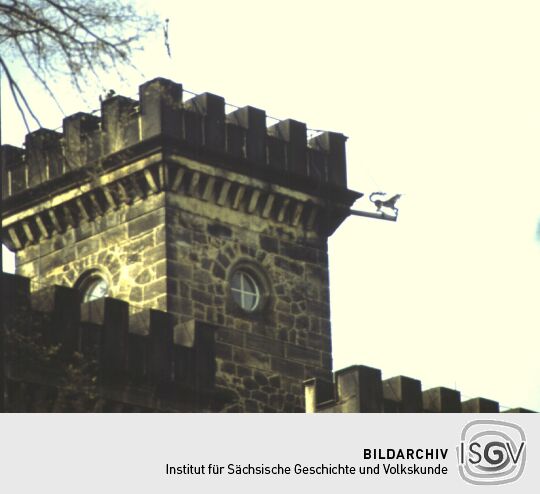 Der Zinnenkranz am Aussichtsturm auf der Schönen Höhe bei Dürrröhrsdorf-Dittersbach.