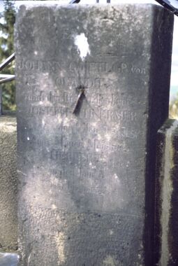 Gedenkstein auf der Schönen Höhe bei Dürrröhrsdorf-Dittersbach.