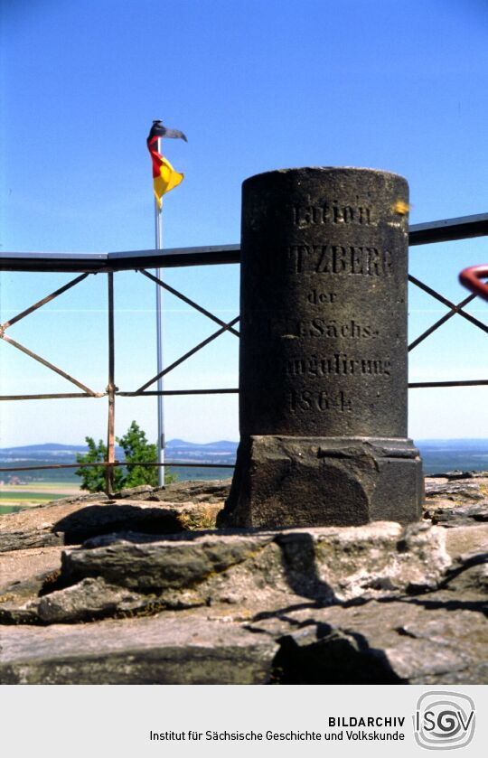 Die Vermessungssäule auf dem Oberoderwitzer Spitzberg.
