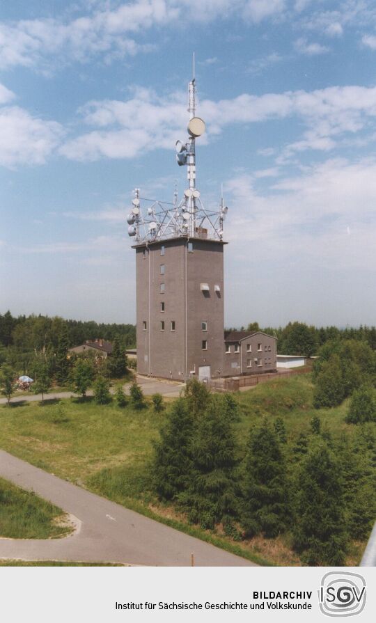 Der Funkturm auf dem Totenstein bei Chemnitz-Grüna.