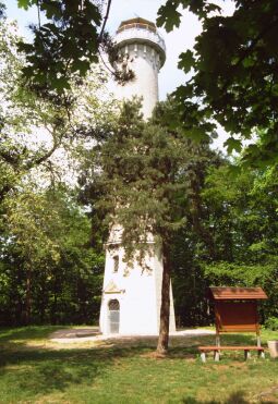 Der König-Albert-Turm auf der Schweizerhöhe in Weinböhla.