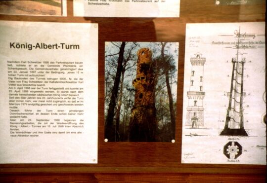 Infotafel am König-Albert-Turm auf der Schweizerhöhe in Weinböhla.
