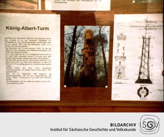 Infotafel am König-Albert-Turm auf der Schweizerhöhe in Weinböhla.