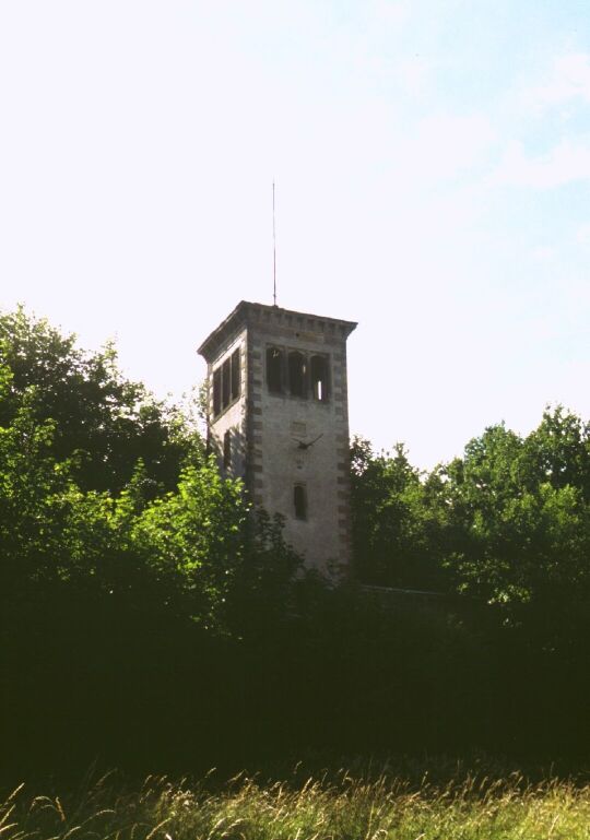 Der Turm von Otto’s Eck im Gutspark in Dippoldiswalde-Naundorf.