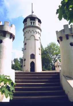 Bild: Die Bismarckwarte, heute Friedensturm, in Weinböhla.