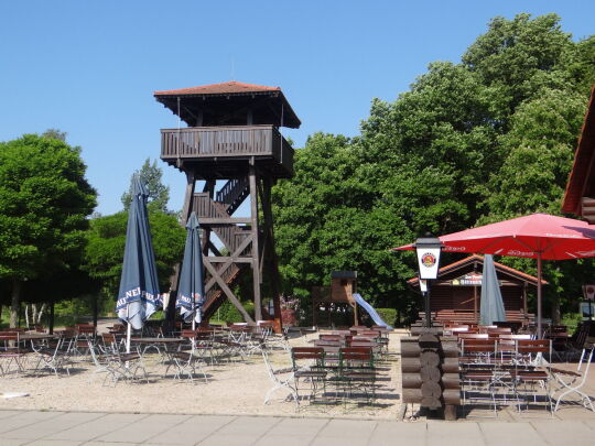 Der Aussichtsturm Zum Fernblick in Zwickau-Marienthal stand bis 2019.