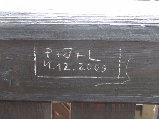 Inschriften am Aussichtsturm Zum Fernblick in Zwickau-Marienthal, der bis 2019 stand.