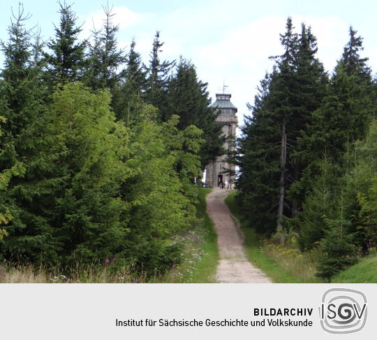 Der Aussichtsturm auf dem Auersberg bei Eibenstock-Wildenthal im Erzgebirge.