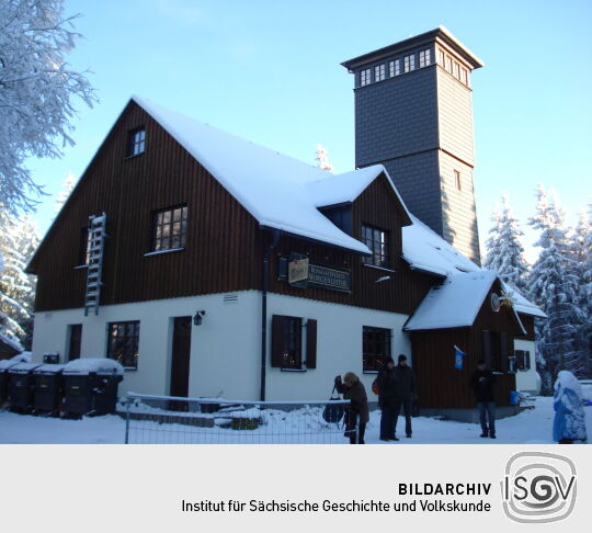 Der Aussichtsturm auf der Morgenleithe bei Lauter.