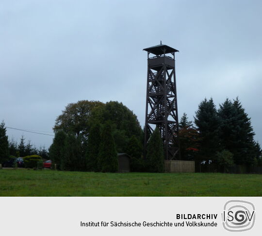 Der Aussichtsturm auf der Remtengrüner Höhe in Adorf-Remtengrün.