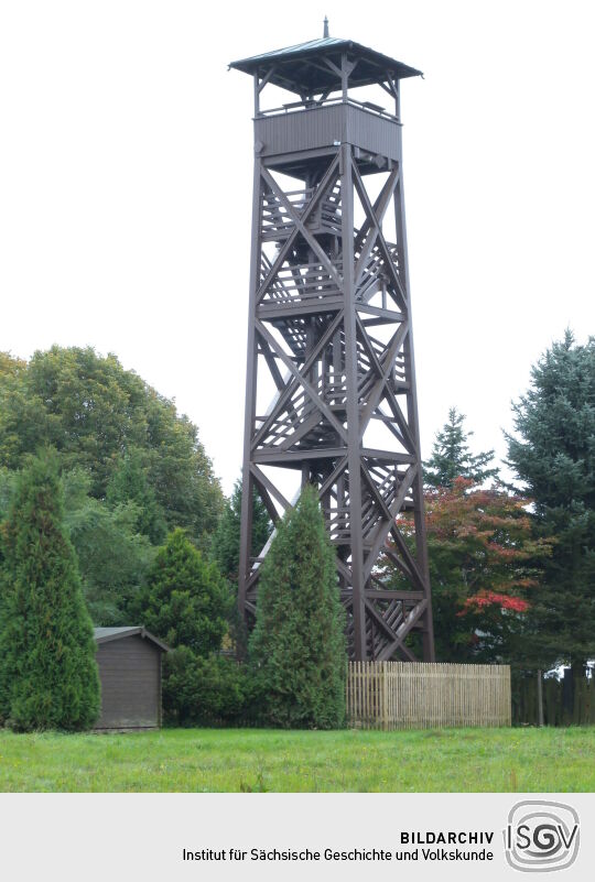 Der Aussichtsturm auf der Remtengrüner Höhe in Adorf-Remtengrün.