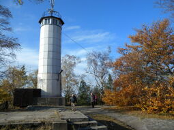 Der Feuerwachturm auf dem Papststein bei Gohrisch-Papstdorf.