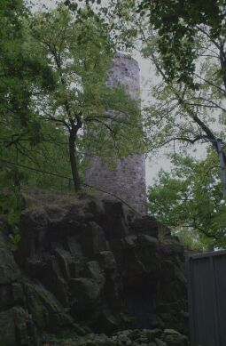 Der Aussichtsturm auf dem Borberg in Kirchberg.