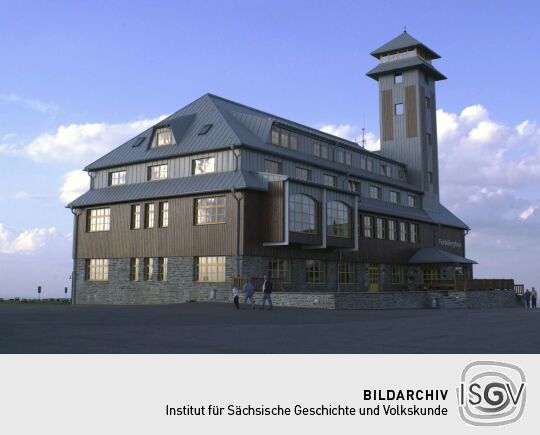 Das Fichtelberghaus auf dem Fichtelberg.