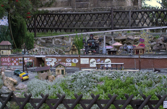 Ausgestaltung der Freiflächen an der Gaststätte und dem Aussichtsturm auf dem Kuhberg bei Netzschkau.