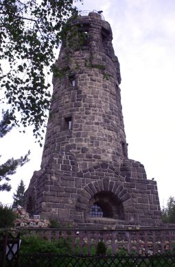 Bild: Der Aussichtsturm auf dem Kuhberg bei Netzschkau.