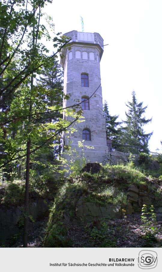 Der Aussichtsturm in Wiesenbad im Erzgebirge.