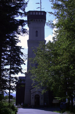 Der Aussichtsturm auf dem Pöhlberg in Annaberg-Buchholz.