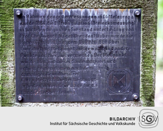 Infotafel an der Vermessungssäule auf der Karlshöhe bei Reichenbach im Vogtland.