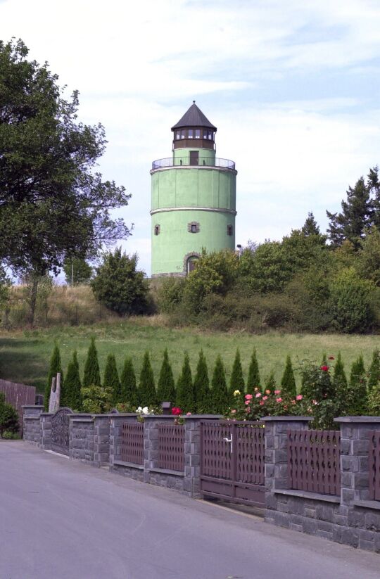 Der ehemaligen Wasserturm auf der Höhe in Plauen-Neundorf.