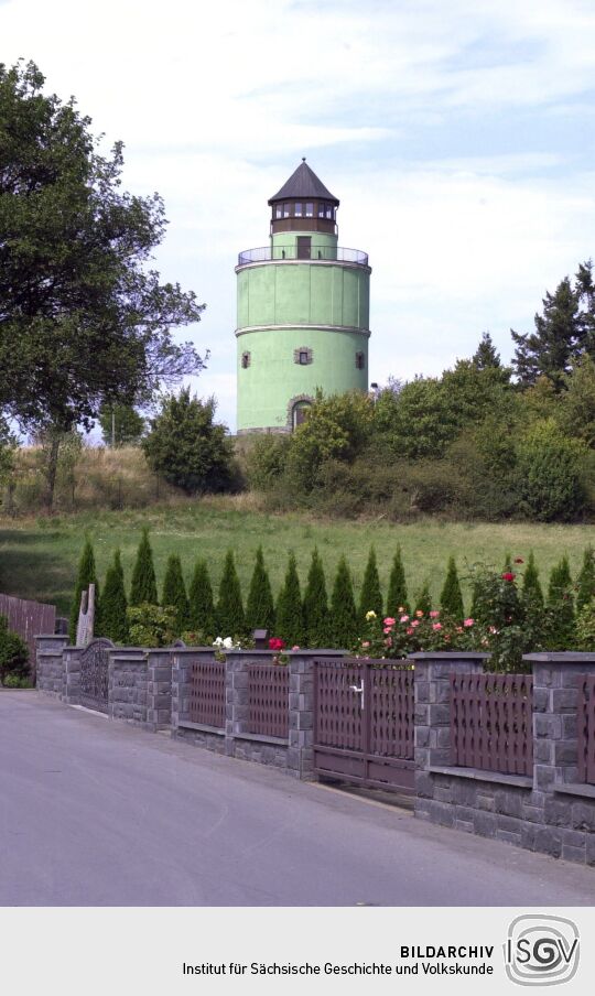 Der ehemaligen Wasserturm auf der Höhe in Plauen-Neundorf.