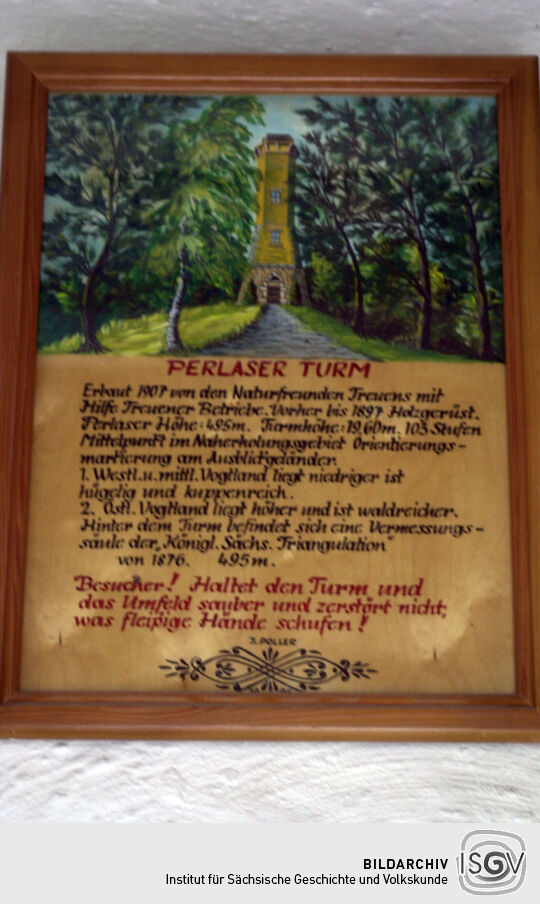 Infotafel zur Geschichte des Perlaser Aussichtsturms auf der Wilhelmshöhe.
