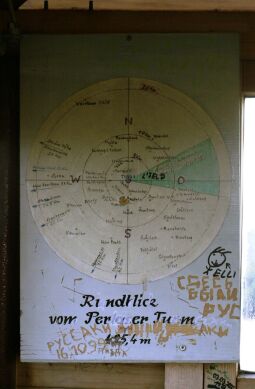 Bild: Infotafel zum Ausblick vom Perlaser Aussichtsturm auf der Wilhelmshöhe.