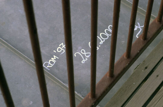 Anwesenheitsnotizen am Perlaser Aussichtsturm auf der Wilhelmshöhe.