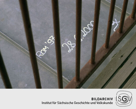 Anwesenheitsnotizen am Perlaser Aussichtsturm auf der Wilhelmshöhe.