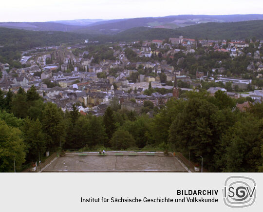 Blick vom Turm der Parkwarte auf die Stadt Aue.