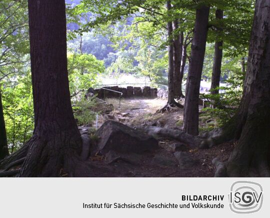 Aussichtsplattform auf dem Ottenstein in Schwarzenberg in Richtung Schloss.