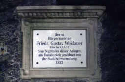 Gedenktafel für Friedrich August Weidauer auf dem Ottenstein, ehemaliger Bürgermeister der Stadt Schwarzenberg.