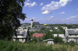 Der Blick über die historische Alststadt von Marienberg vom Goldkindstein.