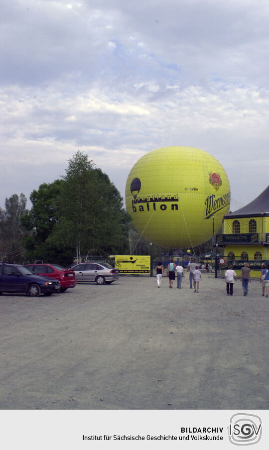 Der Vogtlandballon an der Göltzschtalbrücke bei Mylau.