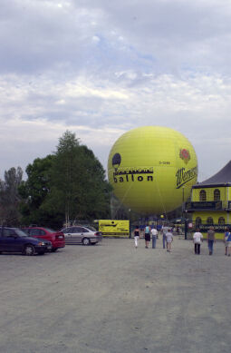 Der Vogtlandballon an der Göltzschtalbrücke bei Mylau.