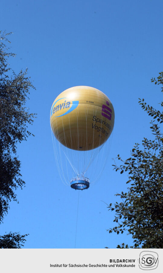 Der Vogtlandballon an der Göltzschtalbrücke bei Mylau.