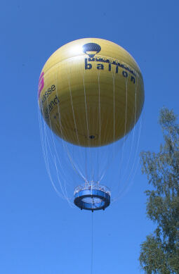 Der Vogtlandballon an der Göltzschtalbrücke bei Mylau.