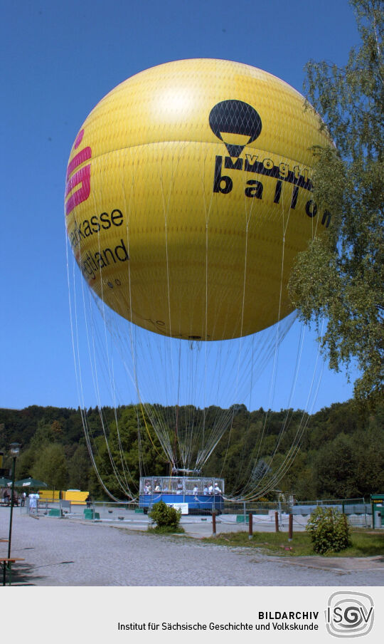Der Vogtlandballon an der Göltzschtalbrücke bei Mylau.