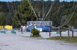 Der Passagierkorb des Vogtlandballons an der Göltzschtalbrücke bei Mylau.