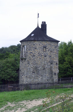 Wohnturm auf dem Gelände der ehemaligen Villa Sonnensiedel des Fabrikanten Friedrich Emil Krauss in Schwarzenberg im Erzgebirge.