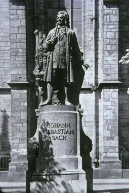 Bild: Bach-Denkmal in Leipzig