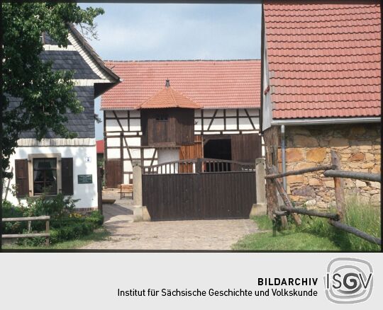 Blick zum Volkskundemuseum Neukirchen-Wyhra