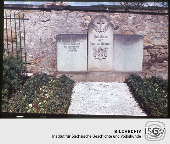 Grab auf dem Friedhof in Reinhardtsgrimma