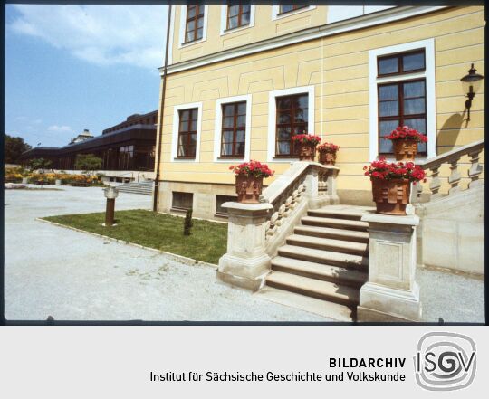 Treppenaufgang am Altbautrakt des 1985 eröffneten Hotel Bellevue in der Dresdner Neustadt.