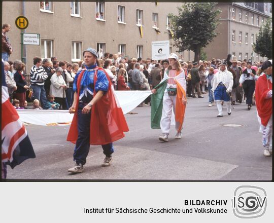 Festumzug beim Tag der Sachsen 1995 in Rochlitz. (Wander-Igel International)