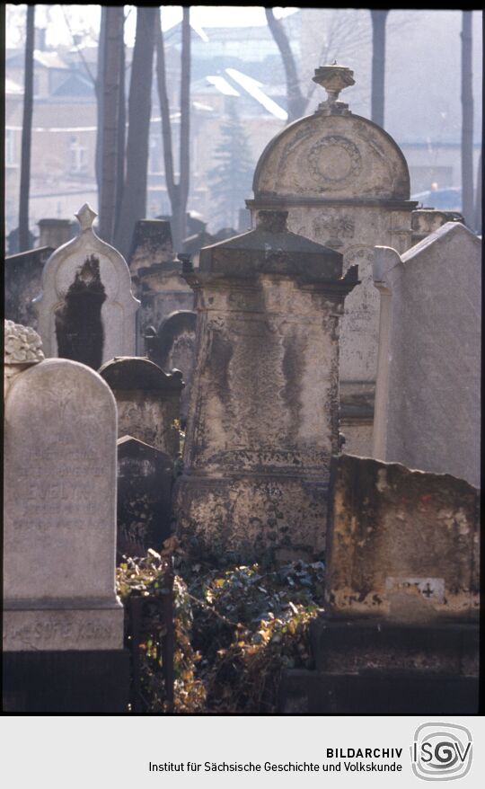 Gräber auf dem jüdischen Friedhof in der Dresdner Neustadt