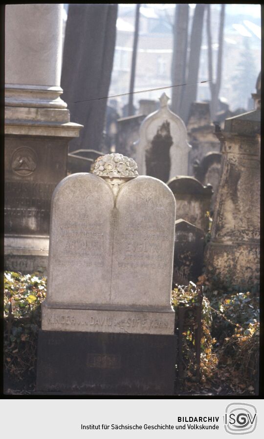 Gräber auf dem jüdischen Friedhof in der Dresdner Neustadt