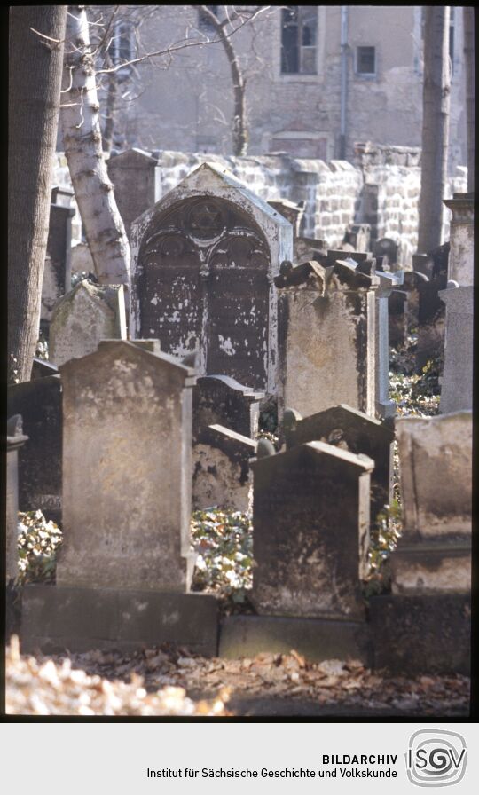 Gräber auf dem jüdischen Friedhof in der Dresdner Neustadt