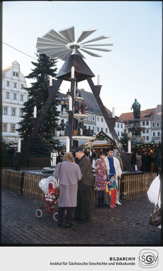 Weihnachtspyramide auf dem Freiberger Obermarkt